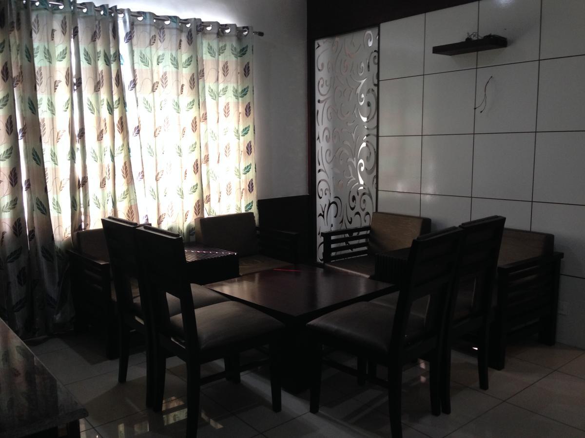 Hotel D2M Mansa Екстер'єр фото