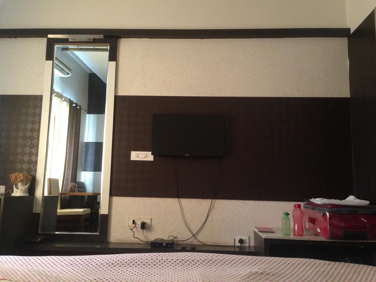 Hotel D2M Mansa Екстер'єр фото