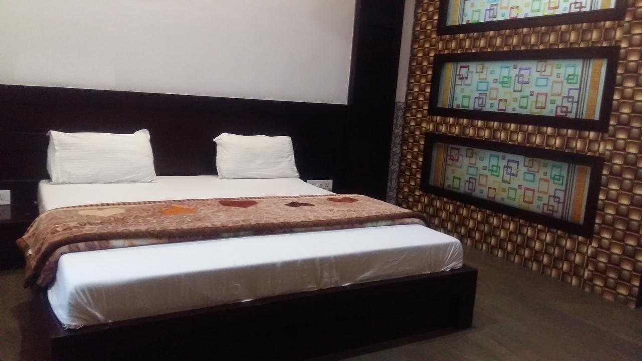 Hotel D2M Mansa Номер фото